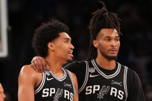 福克斯：哈珀和卡斯尔潜力无限 他们未来都会进全明星和最佳阵容